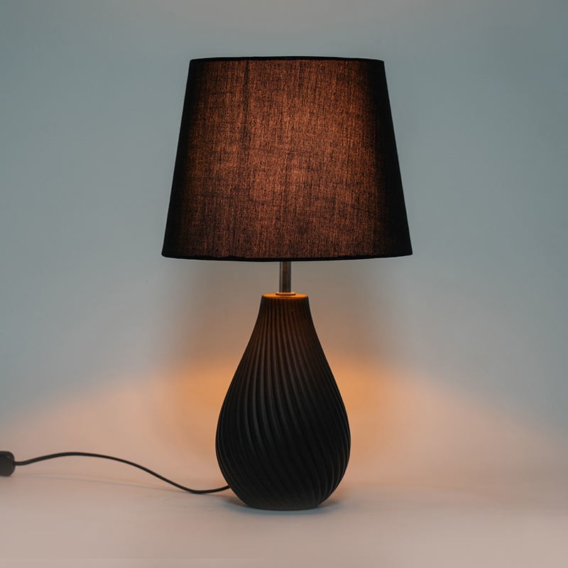 Zašto odabrati minimalističku noćnu stolnu lampu za svoju spavaću sobu?